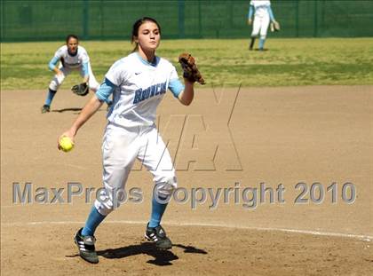 Thumbnail 3 in Frontier vs. Clovis North photogallery.
