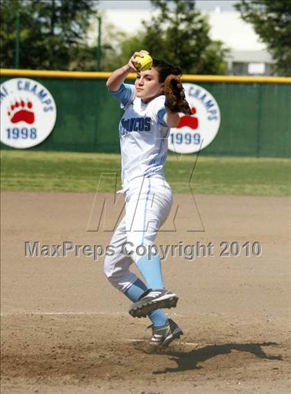 Thumbnail 2 in Frontier vs. Clovis North photogallery.
