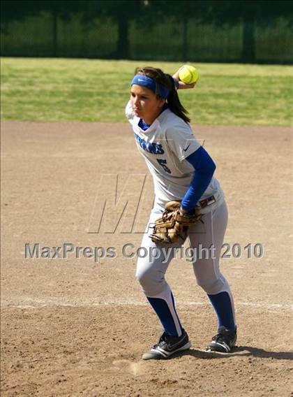 Thumbnail 1 in Frontier vs. Clovis North photogallery.