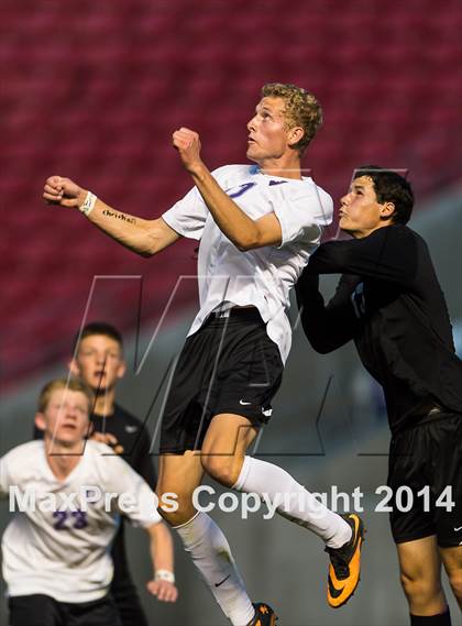 Thumbnail 3 in Riverton vs. Fremont (UHSAA 5A Final) photogallery.