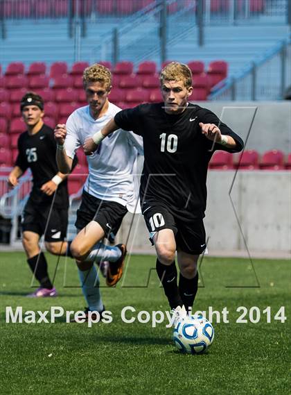 Thumbnail 2 in Riverton vs. Fremont (UHSAA 5A Final) photogallery.
