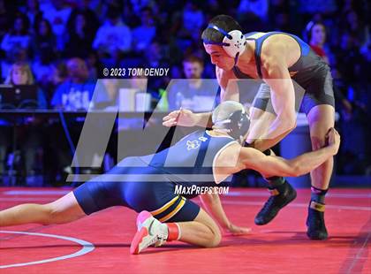 Thumbnail 1 in UIL 6A State Championships 106 lbv- 150 lb Finals photogallery.
