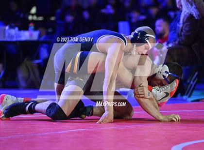 Thumbnail 3 in UIL 6A State Championships 106 lbv- 150 lb Finals photogallery.