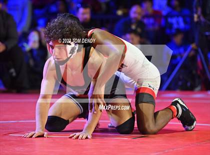 Thumbnail 1 in UIL 6A State Championships 106 lbv- 150 lb Finals photogallery.