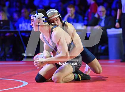 Thumbnail 2 in UIL 6A State Championships 106 lbv- 150 lb Finals photogallery.