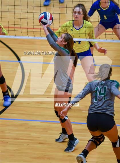 Thumbnail 1 in Reagan [Ronald] vs Clemens (NEISD Volleyball Tournament) photogallery.