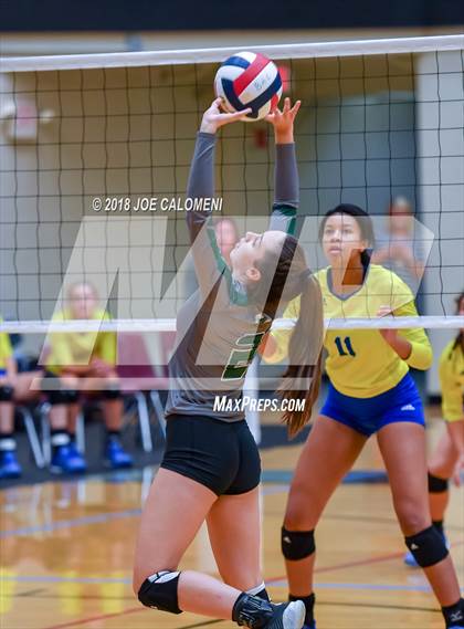 Thumbnail 1 in Reagan [Ronald] vs Clemens (NEISD Volleyball Tournament) photogallery.
