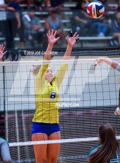 Thumbnail 1 in Reagan [Ronald] vs Clemens (NEISD Volleyball Tournament) photogallery.