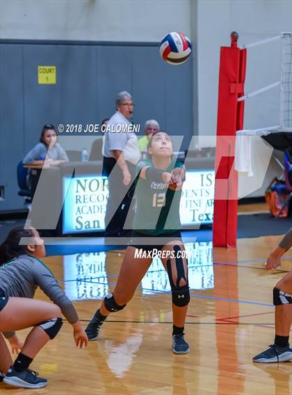 Thumbnail 1 in Reagan [Ronald] vs Clemens (NEISD Volleyball Tournament) photogallery.
