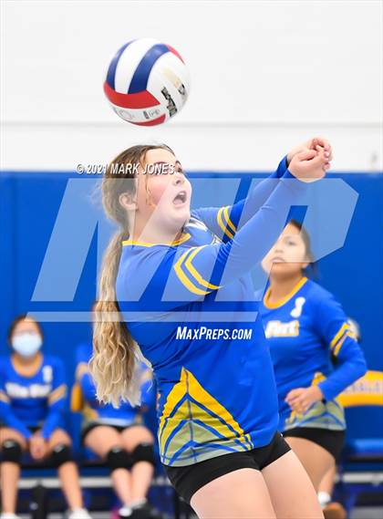 Thumbnail 3 in Rancho Solano Prep vs. Fort Thomas (PCDS Desert Classic) photogallery.