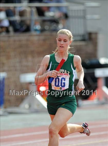 Thumbnail 1 in 117th Penn Relays (Girls 4x400m Events 126-128) photogallery.