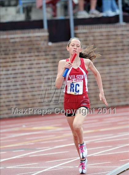 Thumbnail 1 in 117th Penn Relays (Girls 4x400m Events 126-128) photogallery.
