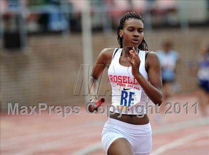 Thumbnail 1 in 117th Penn Relays (Girls 4x400m Events 126-128) photogallery.