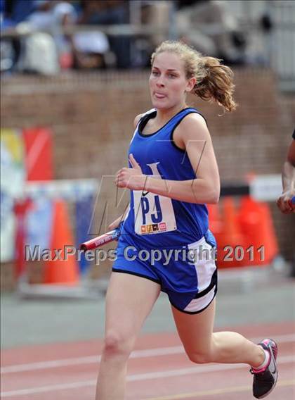 Thumbnail 3 in 117th Penn Relays (Girls 4x400m Events 126-128) photogallery.
