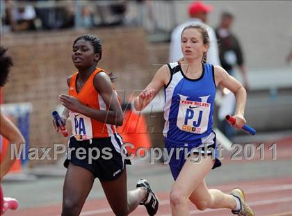Thumbnail 3 in 117th Penn Relays (Girls 4x400m Events 126-128) photogallery.