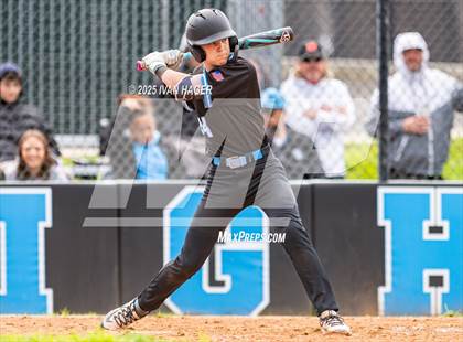 Thumbnail 1 in Carlmont @ Hillsdale photogallery.