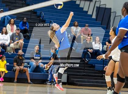 Thumbnail 3 in Harding Academy @ Arlington photogallery.