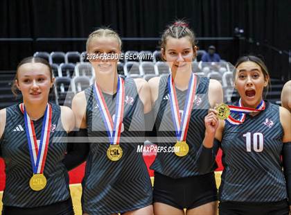 Thumbnail 3 in Johnson City vs. Wink (UIL 2A Volleyball Division I Final Medal Ceremony) photogallery.