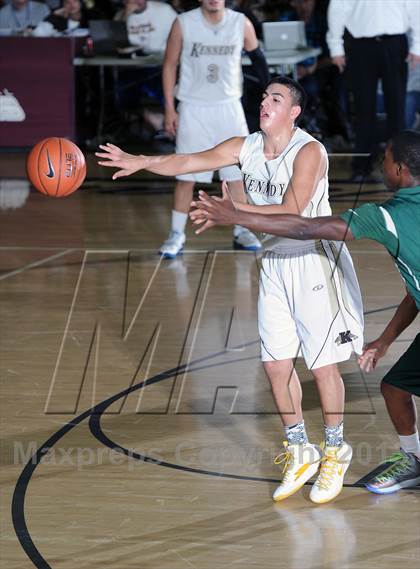 Thumbnail 1 in Kennedy vs. Gardena (CIF LA City Section D2 Final) photogallery.