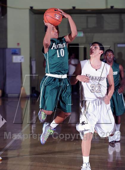 Thumbnail 1 in Kennedy vs. Gardena (CIF LA City Section D2 Final) photogallery.
