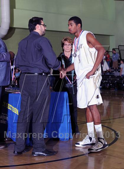 Thumbnail 1 in Kennedy vs. Gardena (CIF LA City Section D2 Final) photogallery.