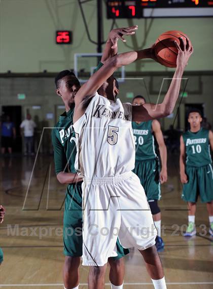 Thumbnail 3 in Kennedy vs. Gardena (CIF LA City Section D2 Final) photogallery.