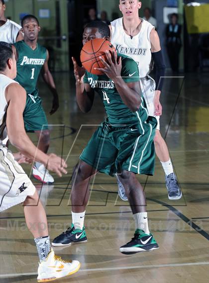Thumbnail 2 in Kennedy vs. Gardena (CIF LA City Section D2 Final) photogallery.