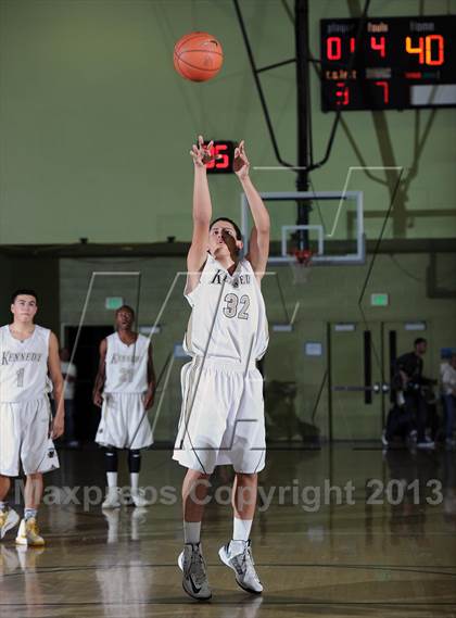Thumbnail 1 in Kennedy vs. Gardena (CIF LA City Section D2 Final) photogallery.