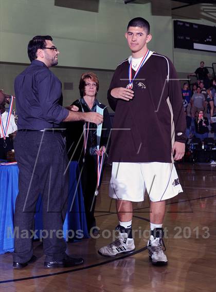 Thumbnail 3 in Kennedy vs. Gardena (CIF LA City Section D2 Final) photogallery.