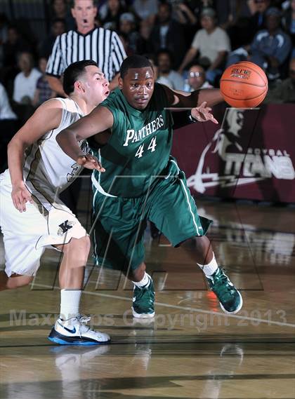 Thumbnail 3 in Kennedy vs. Gardena (CIF LA City Section D2 Final) photogallery.