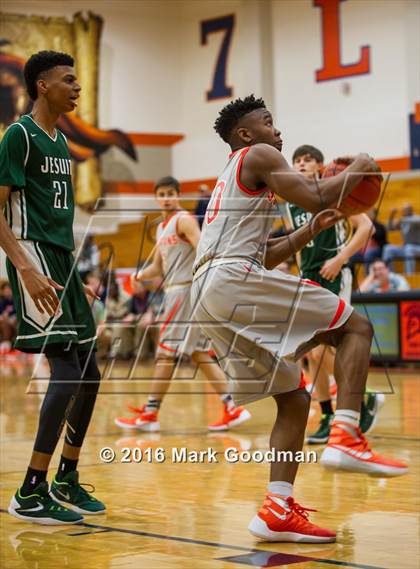 Thumbnail 1 in Strake Jesuit @ Seven Lakes photogallery.