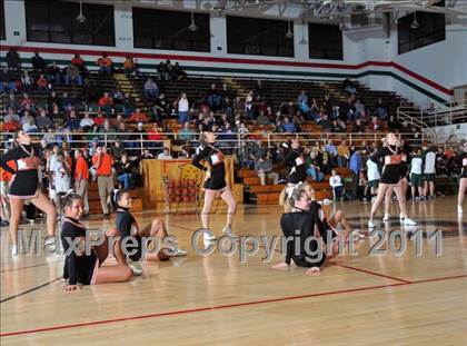 Thumbnail 1 in Mt. Vernon vs. Mattoon (Salem Invitational Tournament) photogallery.