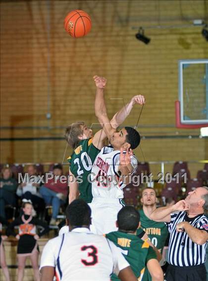 Thumbnail 2 in Mt. Vernon vs. Mattoon (Salem Invitational Tournament) photogallery.