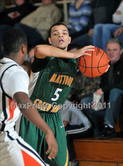 Thumbnail 3 in Mt. Vernon vs. Mattoon (Salem Invitational Tournament) photogallery.