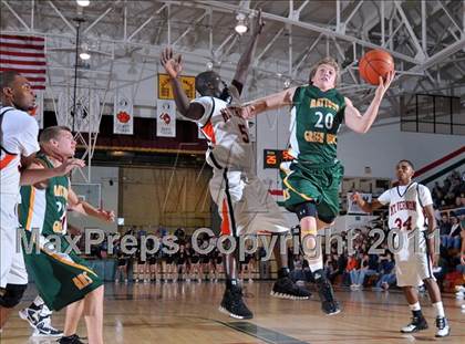 Thumbnail 1 in Mt. Vernon vs. Mattoon (Salem Invitational Tournament) photogallery.