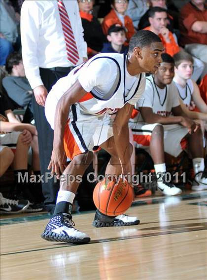 Thumbnail 1 in Mt. Vernon vs. Mattoon (Salem Invitational Tournament) photogallery.