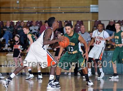 Thumbnail 2 in Mt. Vernon vs. Mattoon (Salem Invitational Tournament) photogallery.
