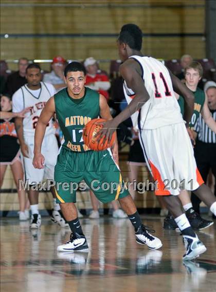 Thumbnail 2 in Mt. Vernon vs. Mattoon (Salem Invitational Tournament) photogallery.