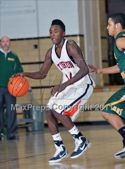 Thumbnail 3 in Mt. Vernon vs. Mattoon (Salem Invitational Tournament) photogallery.