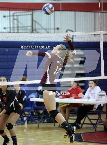 Thumbnail 2 in Mott vs Utica photogallery.