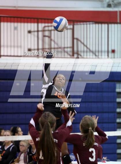 Thumbnail 1 in Mott vs Utica photogallery.