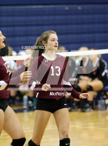 Thumbnail 2 in Mott vs Utica photogallery.