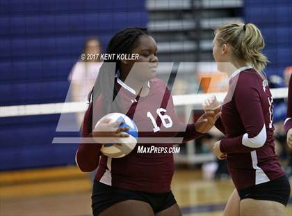 Thumbnail 3 in Mott vs Utica photogallery.