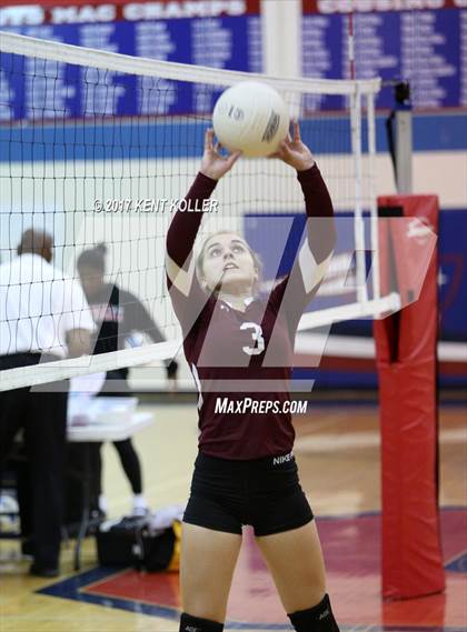 Thumbnail 3 in Mott vs Utica photogallery.