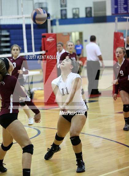 Thumbnail 3 in Mott vs Utica photogallery.
