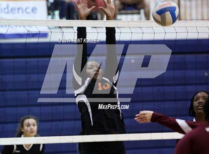Thumbnail 3 in Mott vs Utica photogallery.