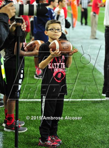 Thumbnail 1 in Katy vs. Manvel  (UIL 6A Quarterfinal) photogallery.