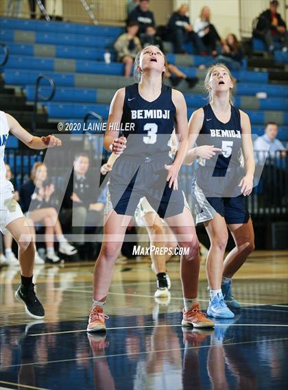 Thumbnail 3 in Bemidji vs. Eagan photogallery.