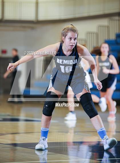 Thumbnail 3 in Bemidji vs. Eagan photogallery.