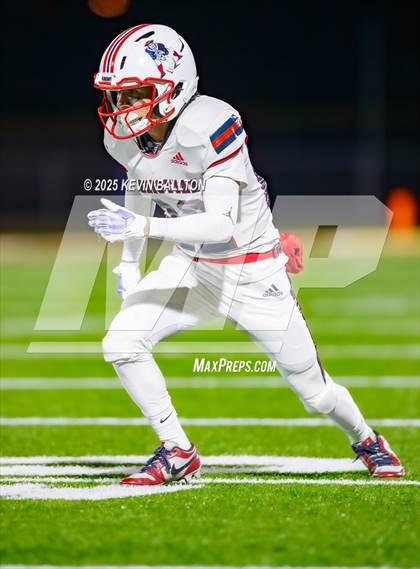 Thumbnail 3 in Christian @ Valley Christian ( CIF 5AA Regional Final Bowl Game) photogallery.